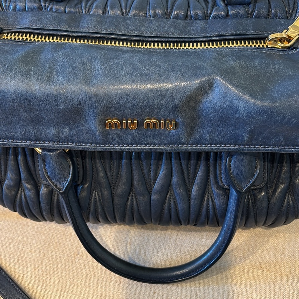 💙👜Miu Miu Bow Bag Matelasse💙 - Picture 8 of 16